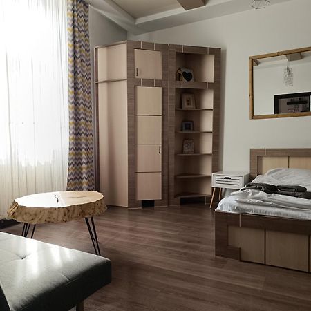 Apartments Zefir リヴィウ エクステリア 写真