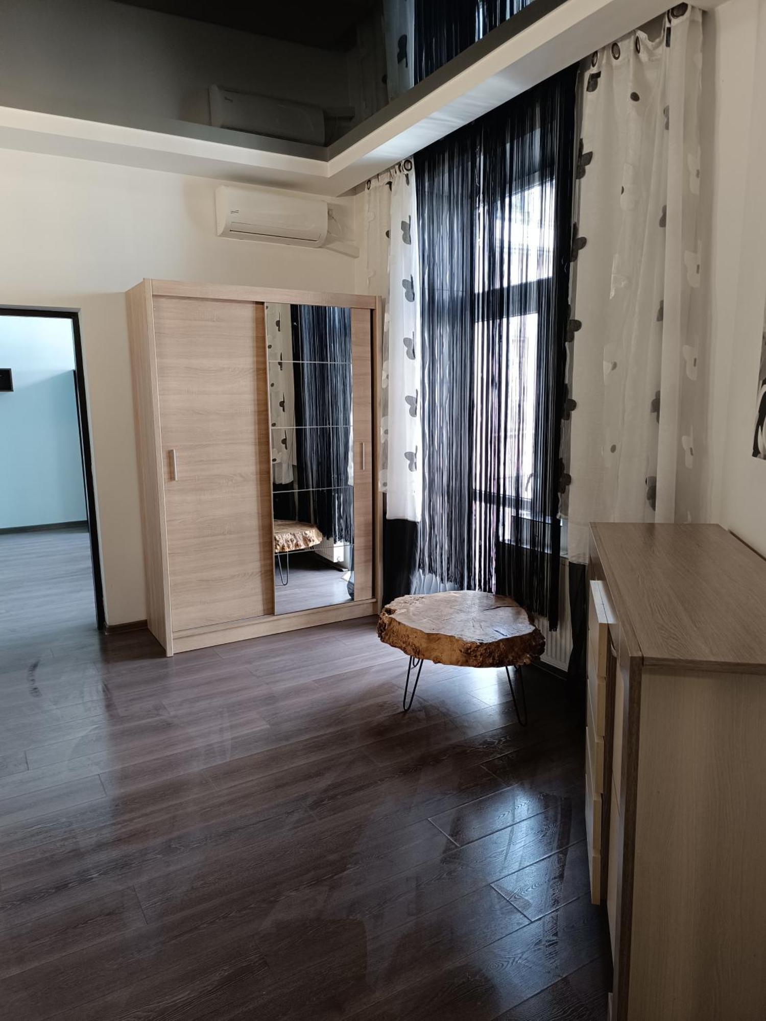 Apartments Zefir リヴィウ エクステリア 写真