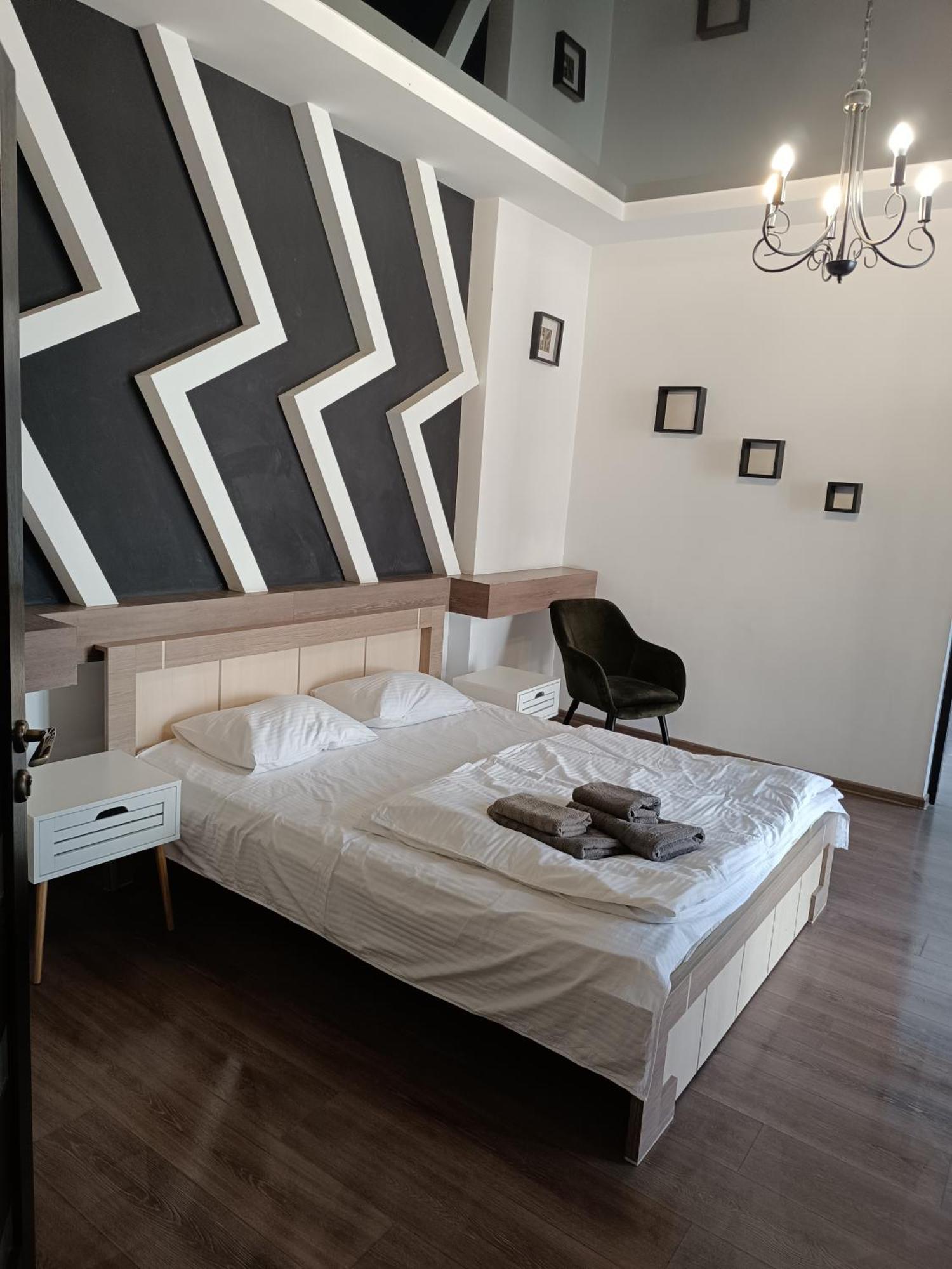 Apartments Zefir リヴィウ エクステリア 写真