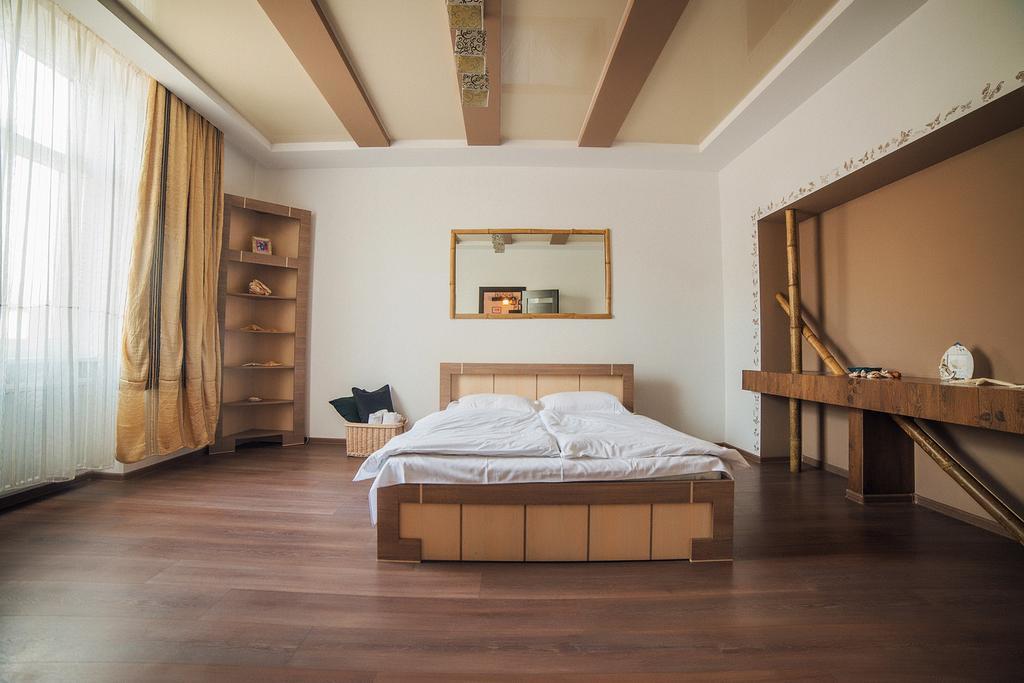 Apartments Zefir リヴィウ エクステリア 写真