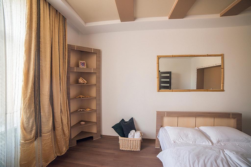 Apartments Zefir リヴィウ エクステリア 写真