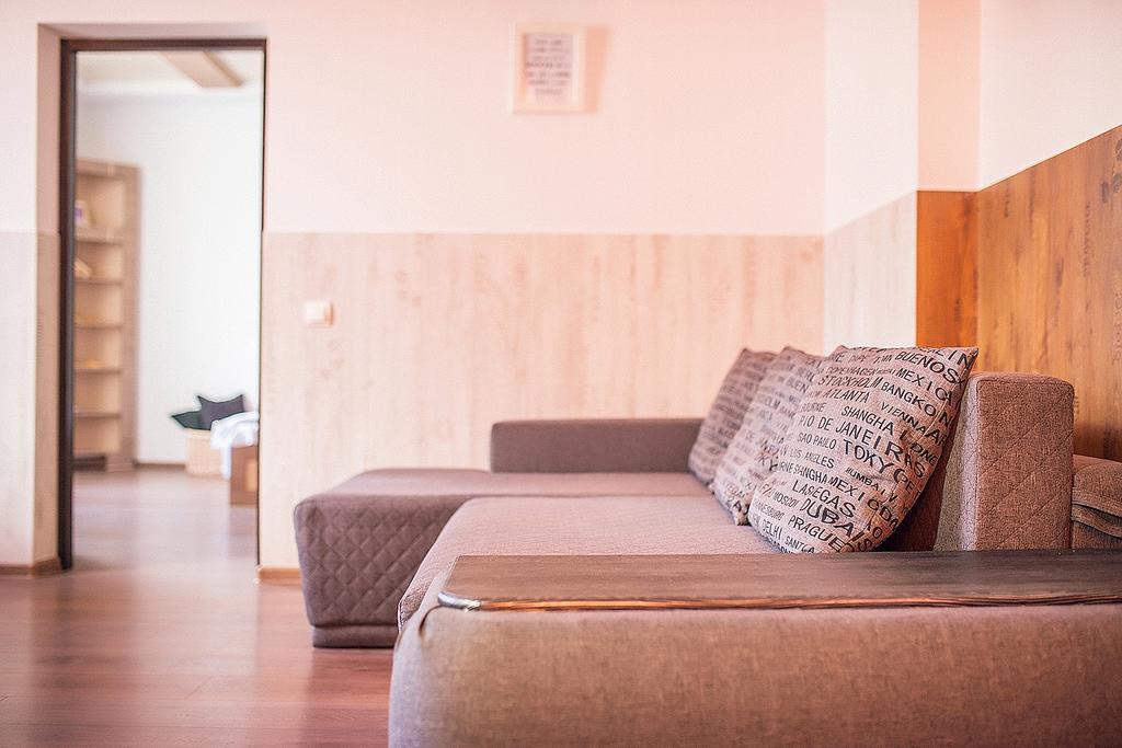 Apartments Zefir リヴィウ エクステリア 写真