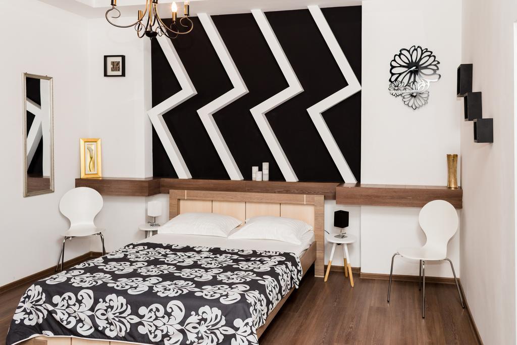 Apartments Zefir リヴィウ エクステリア 写真