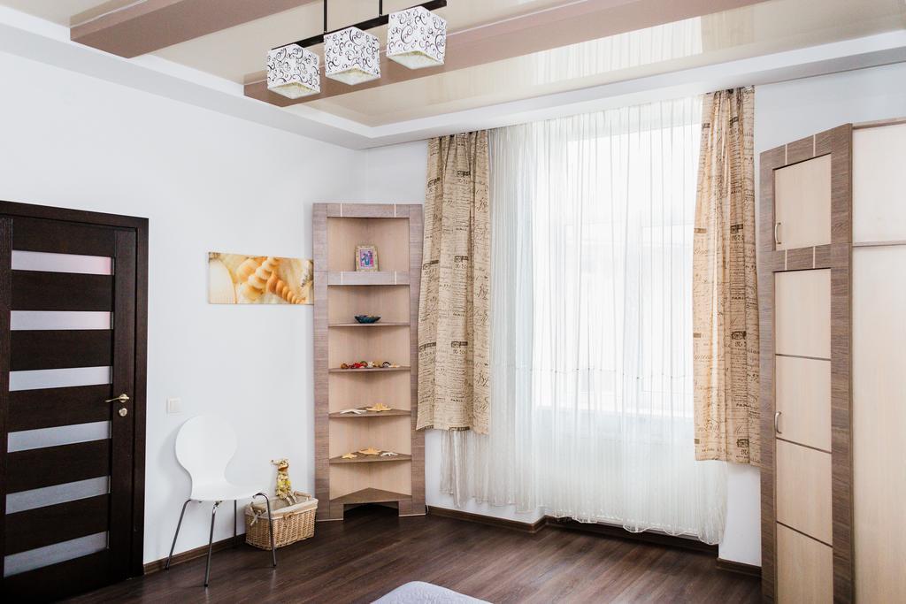 Apartments Zefir リヴィウ エクステリア 写真