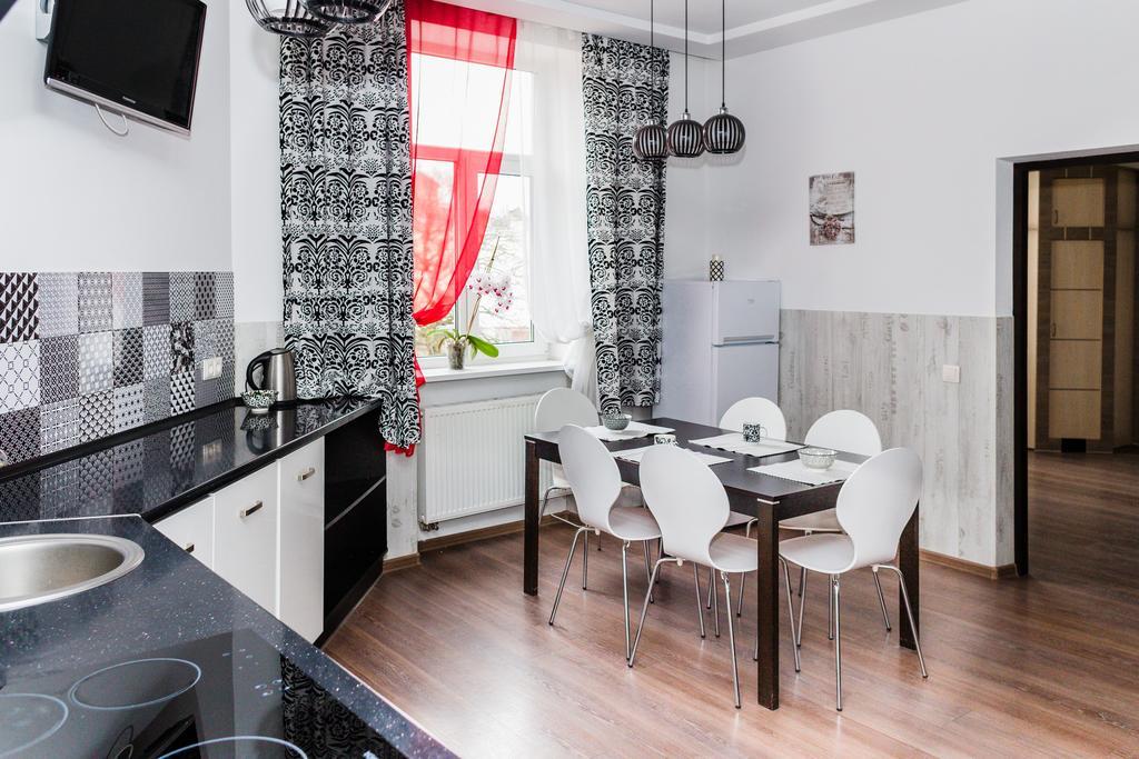 Apartments Zefir リヴィウ エクステリア 写真