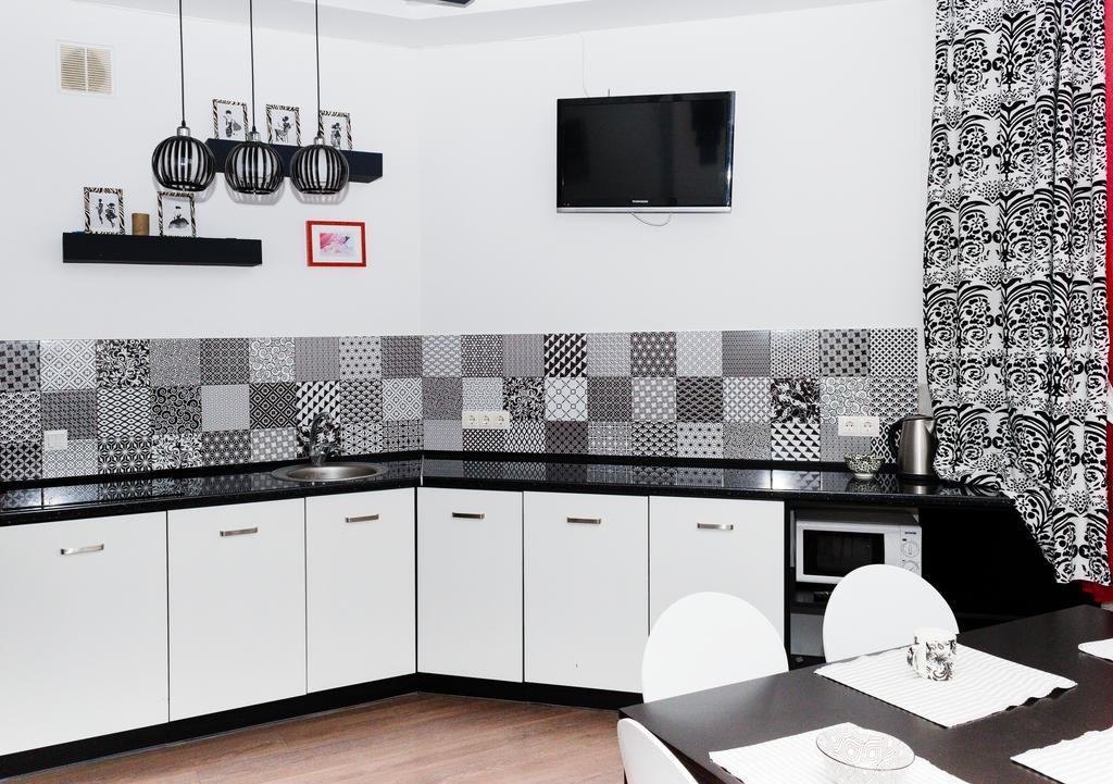 Apartments Zefir リヴィウ エクステリア 写真